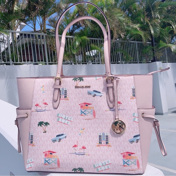 Michael Kors Gilly Tote - Picture 2 of 13